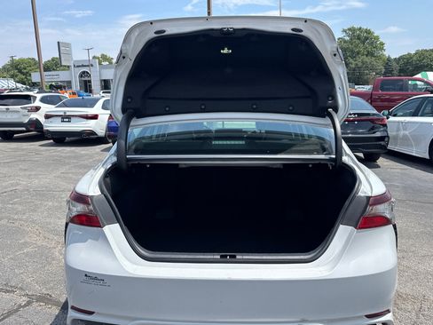 Used 2024 Toyota Camry SE FWD image 18