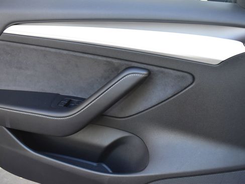 Used 2023 Tesla Model 3 Performance image 19