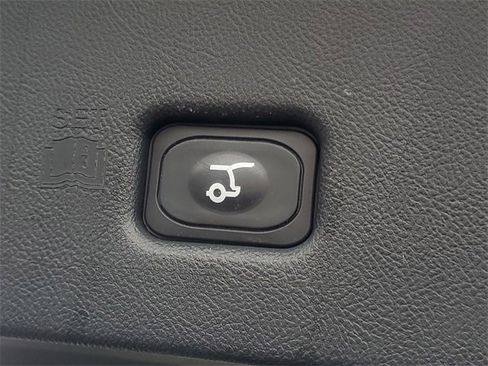 Certified 2023 Lincoln Nautilus Reserve image 12