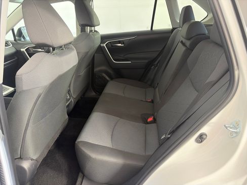 Used 2025 Toyota RAV4 XLE AWD/4WD image 7