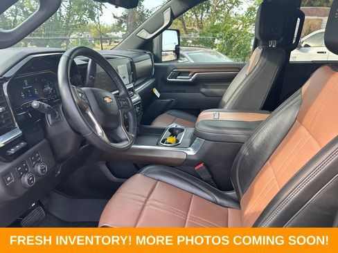 Used 2024 Chevrolet Silverado 2500 High Country w/ Technology Package AWD/4WD image 8