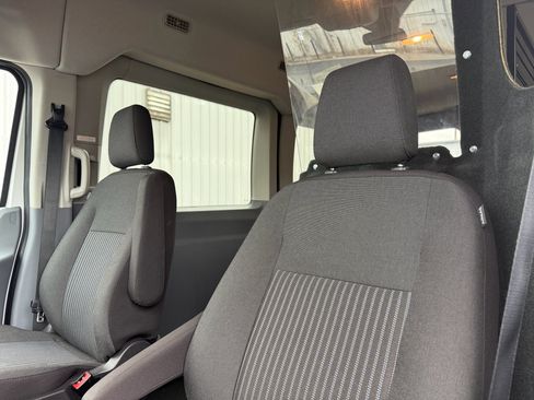 Used 2018 Ford Transit 150 XLT image 17