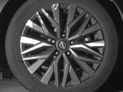 Used 2025 Nissan Altima 2.5 SV FWD image 13