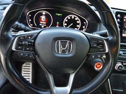 Used 2018 Honda Accord Sport image 10