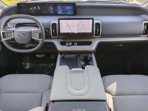 New 2026 Ford Expedition Active image 15