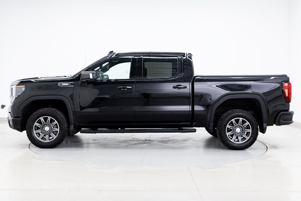 Used 2024 GMC Sierra 1500 AT4 w/ Technology Package AWD/4WD image 3