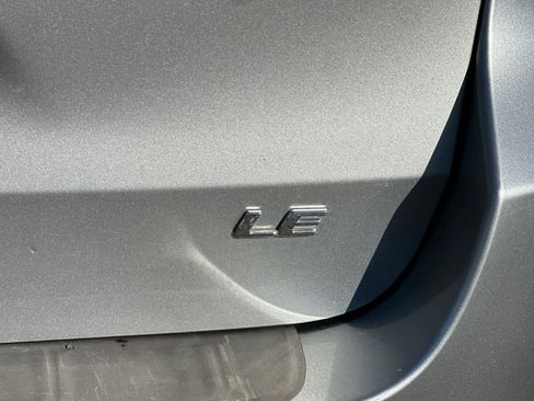 Used 2015 Toyota Sienna LE image 31