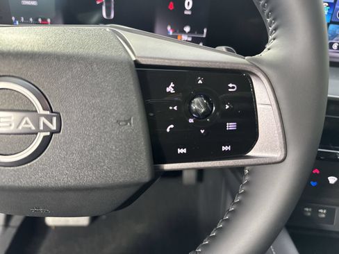 Used 2025 Nissan Murano SV AWD/4WD image 14