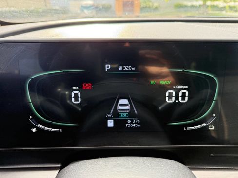 Used 2023 Kia Sportage EX w/ EX Premium Package image 12