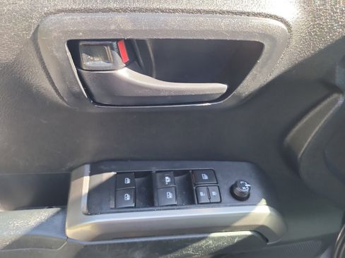 Certified 2021 Toyota Tacoma SR5 image 17