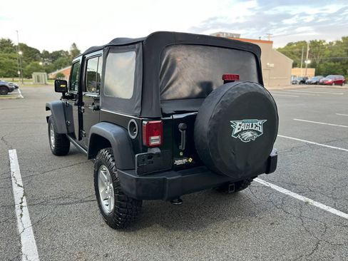 Used 2012 Jeep Wrangler Unlimited Rubicon w/ Connectivity Group AWD/4WD image 8