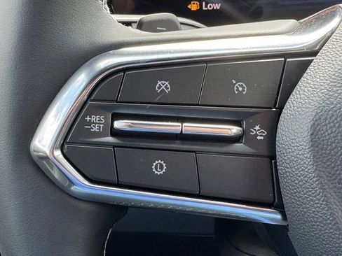 New 2026 Chevrolet Traverse LT w/ Driver Confidence Package FWD image 18