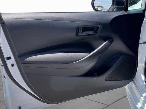 Used 2025 Toyota Corolla LE w/ LE Premium Package FWD image 20