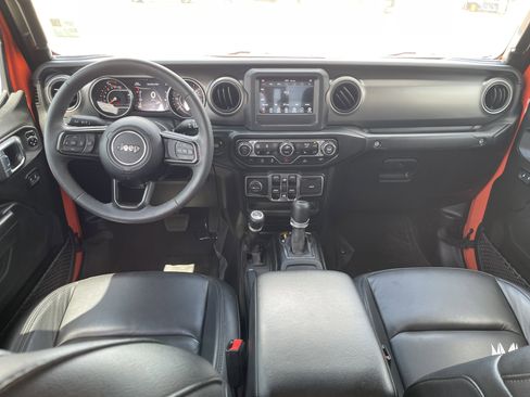 Used 2023 Jeep Gladiator Sport AWD/4WD image 16