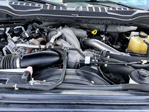 Certified 2022 Ford F350 Lariat w/ Lariat Ultimate Package AWD/4WD image 32
