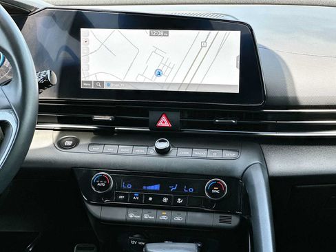 Used 2025 Hyundai Elantra SEL FWD image 26