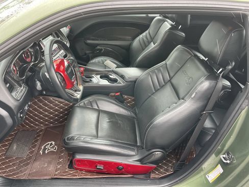 Used 2018 Dodge Challenger SRT Hellcat RWD image 27