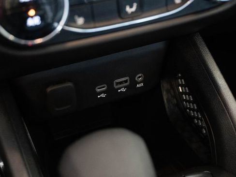 Used 2023 Chevrolet TrailBlazer LT w/ Convenience Package FWD image 24