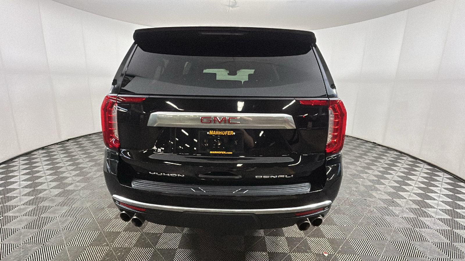 Used 2024 GMC Yukon XL Denali w/ Denali Reserve Package AWD/4WD image 4