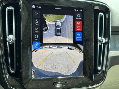 New 2026 Volvo XC40 B4 Plus w/ Protection Package Premier