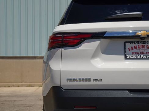 Used 2023 Chevrolet Traverse LS AWD/4WD image 19