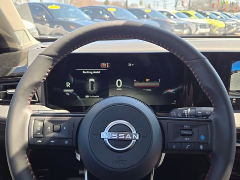 Used 2026 Nissan Kicks SR w/ SR Premium Package FWD image 30