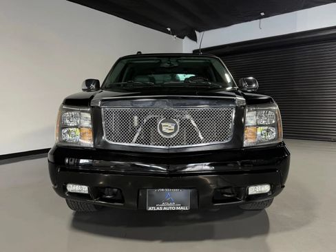 Used 2005 Cadillac Escalade EXT AWD/4WD image 2