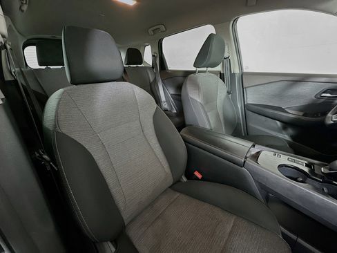 Used 2023 Nissan Rogue SV image 25