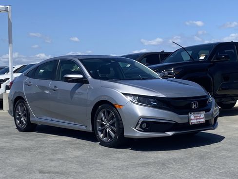 Used 2019 Honda Civic EX image 2