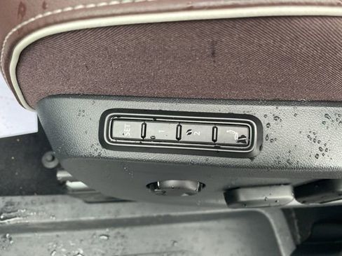 New 2025 Volkswagen ID. Buzz Pro S RWD image 23