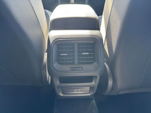 Used 2025 Volkswagen Taos SE image 24