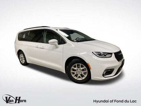 Used 2022 Chrysler Pacifica Touring-L image 1