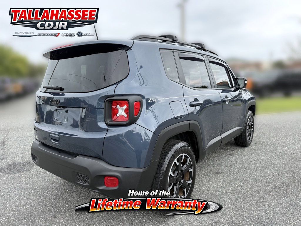 Used 2023 Jeep Renegade Latitude AWD/4WD image 3