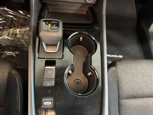 Used 2025 Nissan Rogue SV FWD image 42