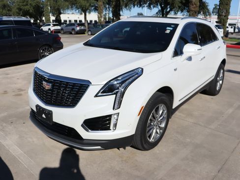 Used 2022 Cadillac XT5 Premium Luxury w/ Technology Package image 4