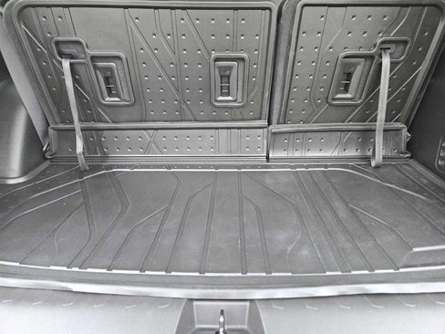 Certified 2021 Chevrolet Traverse RS w/ LPO, Floor Liner Package image 32