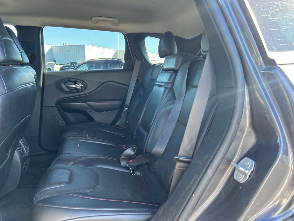 Certified 2019 Jeep Cherokee Trailhawk AWD/4WD image 7