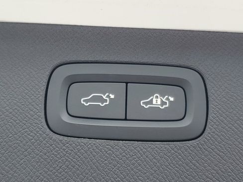 Certified 2024 Volvo XC90 B6 Plus w/ Protection Package Premier image 9