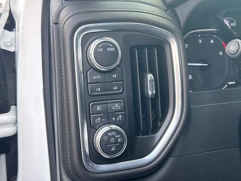 Used 2022 GMC Sierra 2500 SLT w/ SLT Premium Package AWD/4WD image 31