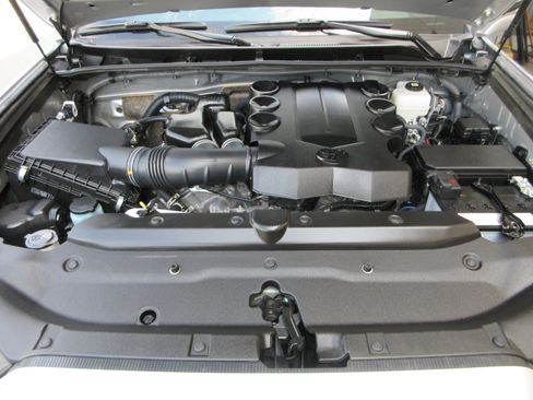 Used 2023 Toyota 4Runner Limited AWD/4WD image 51