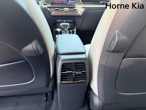 New 2026 Kia Niro EX FWD image 20