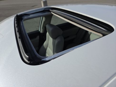 Used 2022 Honda Accord EX-L image 3