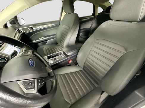 Used 2019 Ford Fusion SE image 11