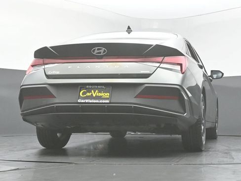 Used 2025 Hyundai Elantra SEL FWD image 51