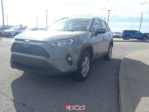 Used 2021 Toyota RAV4 XLE image 16