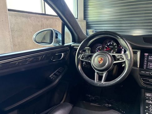 Used 2020 Porsche Macan Turbo AWD/4WD image 19