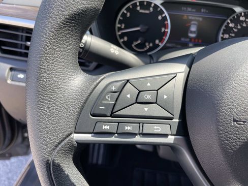 Used 2024 Nissan Altima 2.5 SV FWD image 17