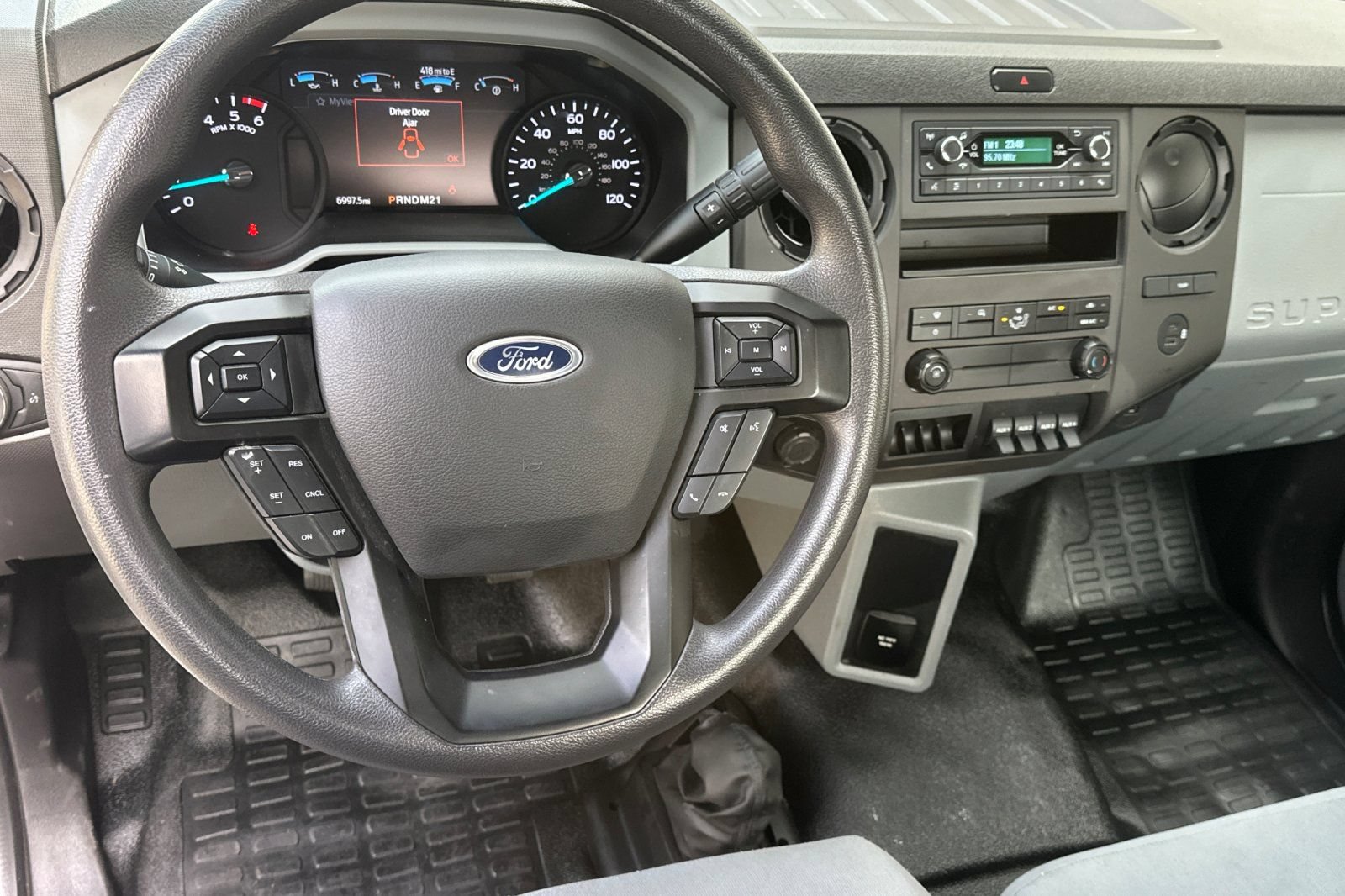 Used 2025 Ford F650 2WD Regular Cab Super Duty image 14