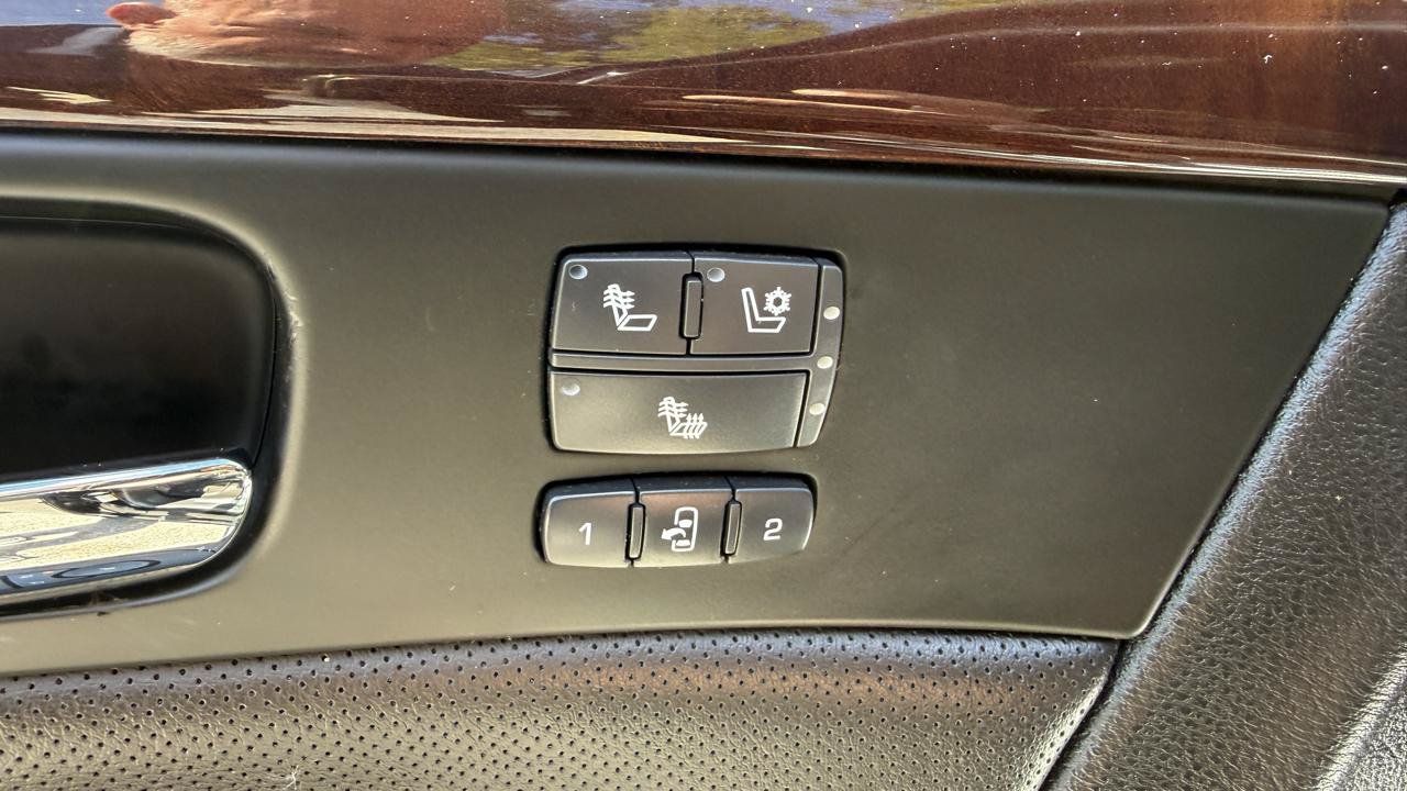 Used 2007 Cadillac DTS Performance FWD image 31
