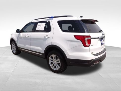 Certified 2018 Ford Explorer XLT AWD/4WD image 6